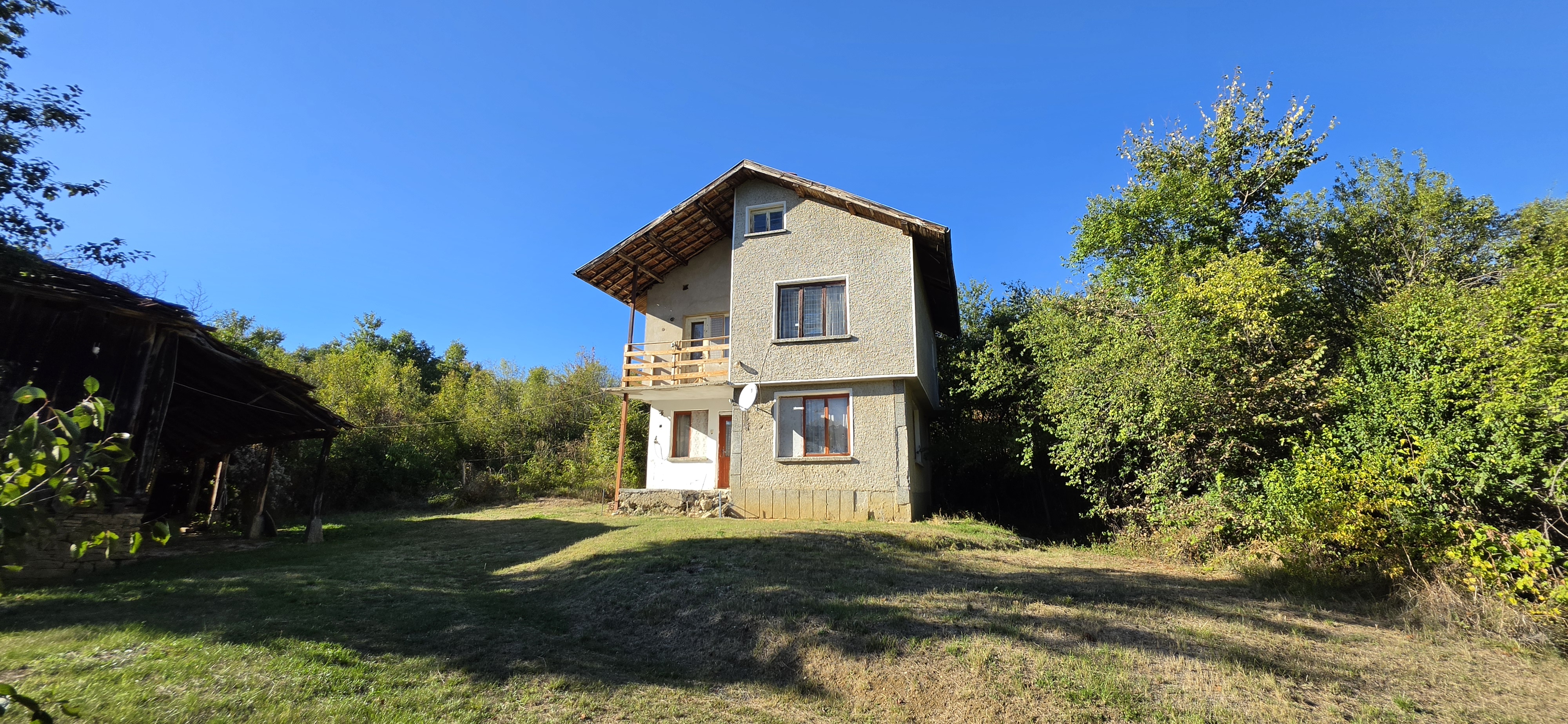 Solidly Built House for Renovation with a Large Garden, 15 km from Sevlievo and 12 km from Apriltsi