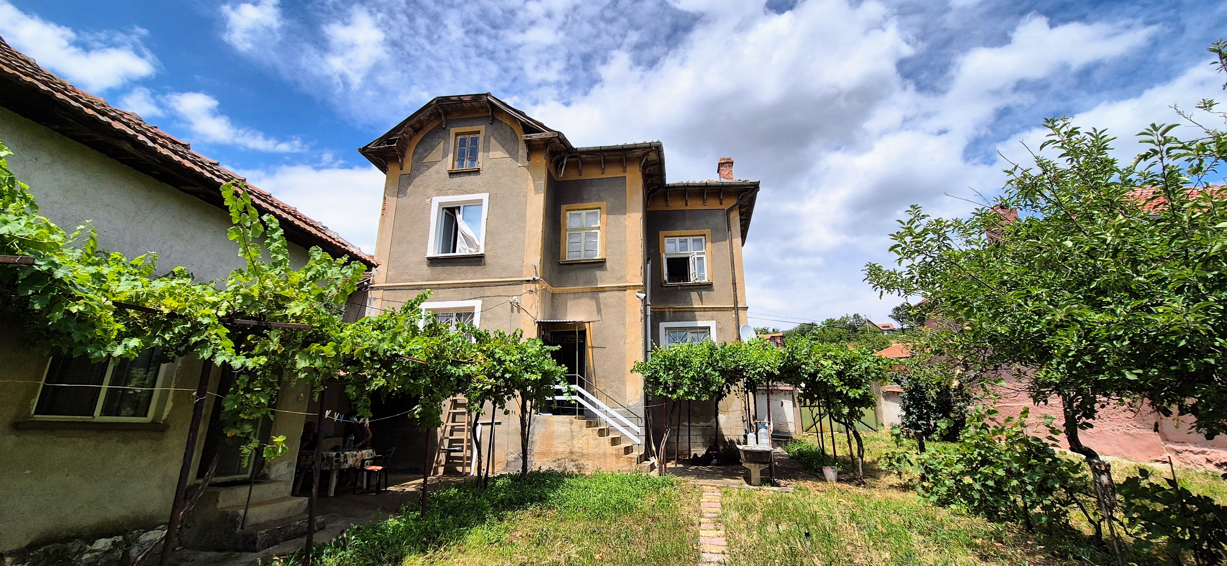 Furnished Two-Storey House with a Spacious Garden, Just 3 km from Cherven Bryag 5