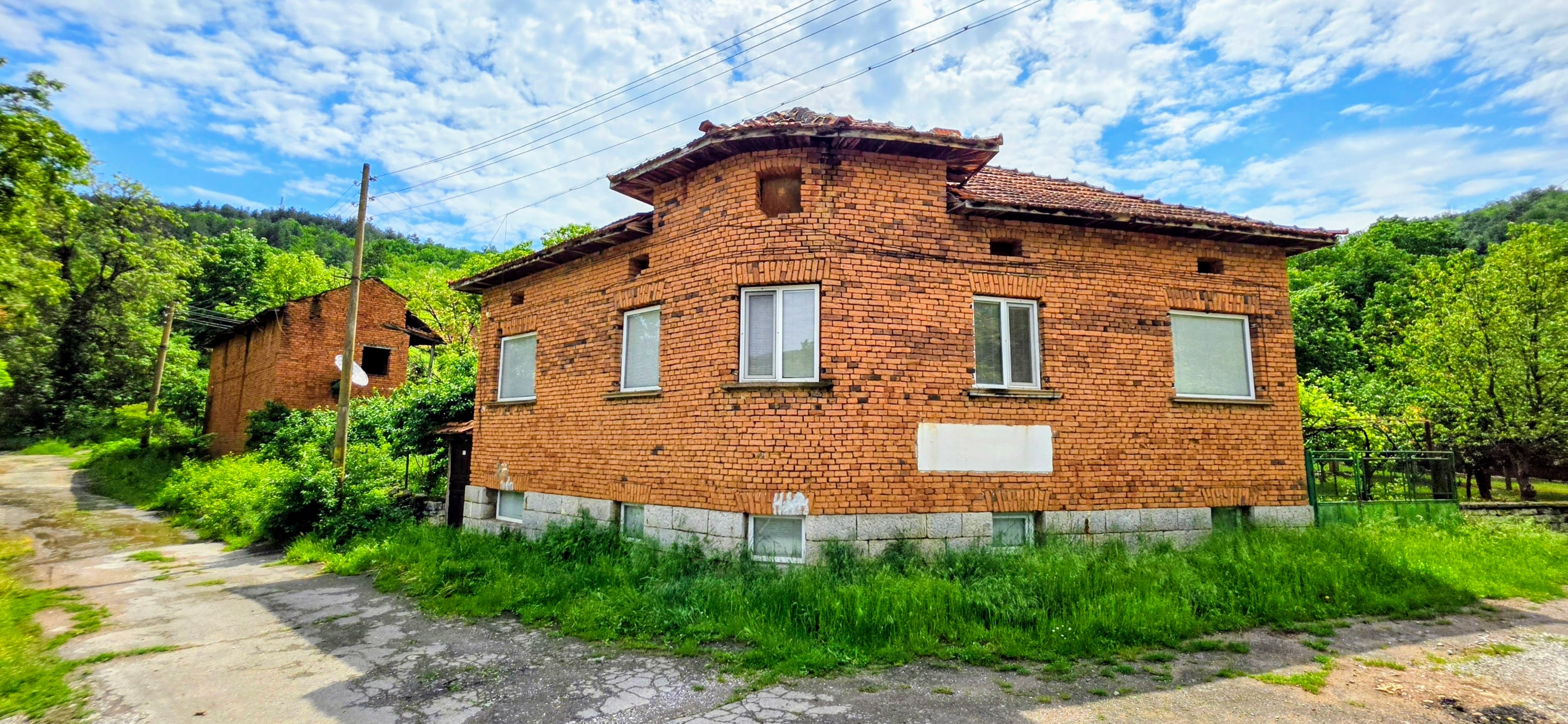 Authentic Property with Two Houses in the Picturesque Village of Malka Zhelyazna